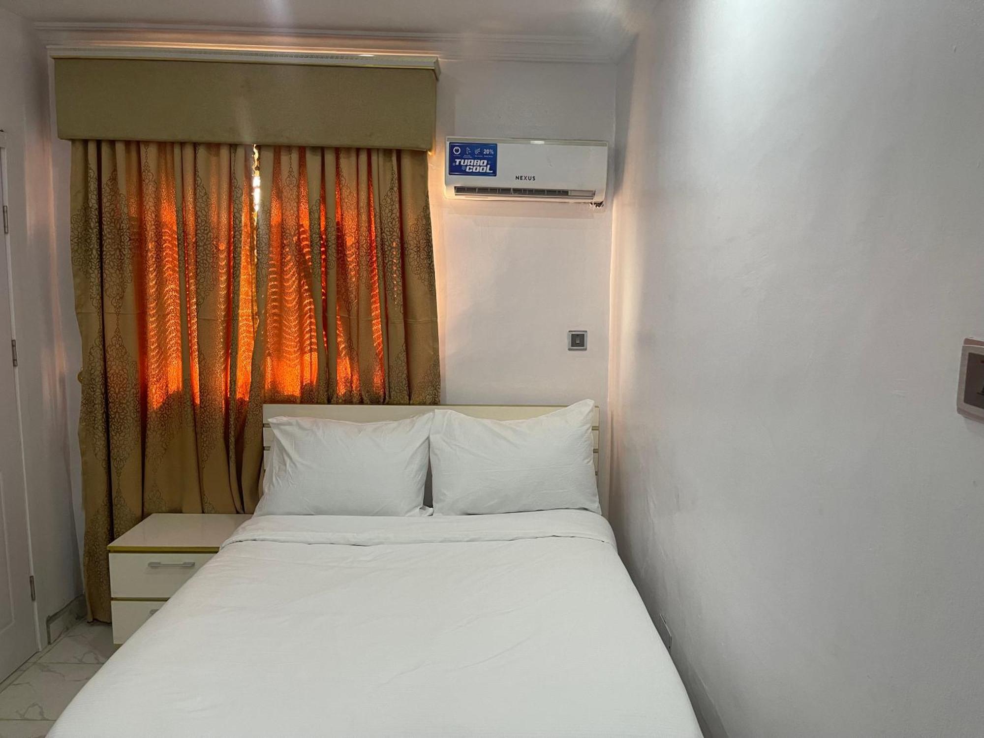 White Gold Hotel Ikeja Exterior foto